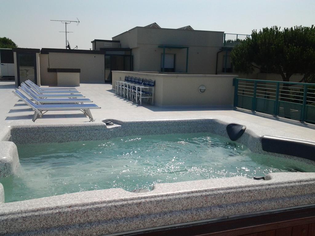Hotel Flora Marina Di Bibbona Esterno foto