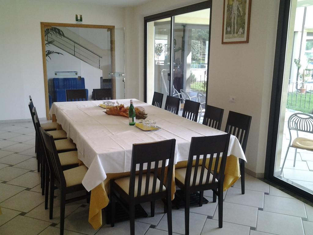 Hotel Flora Marina Di Bibbona Esterno foto