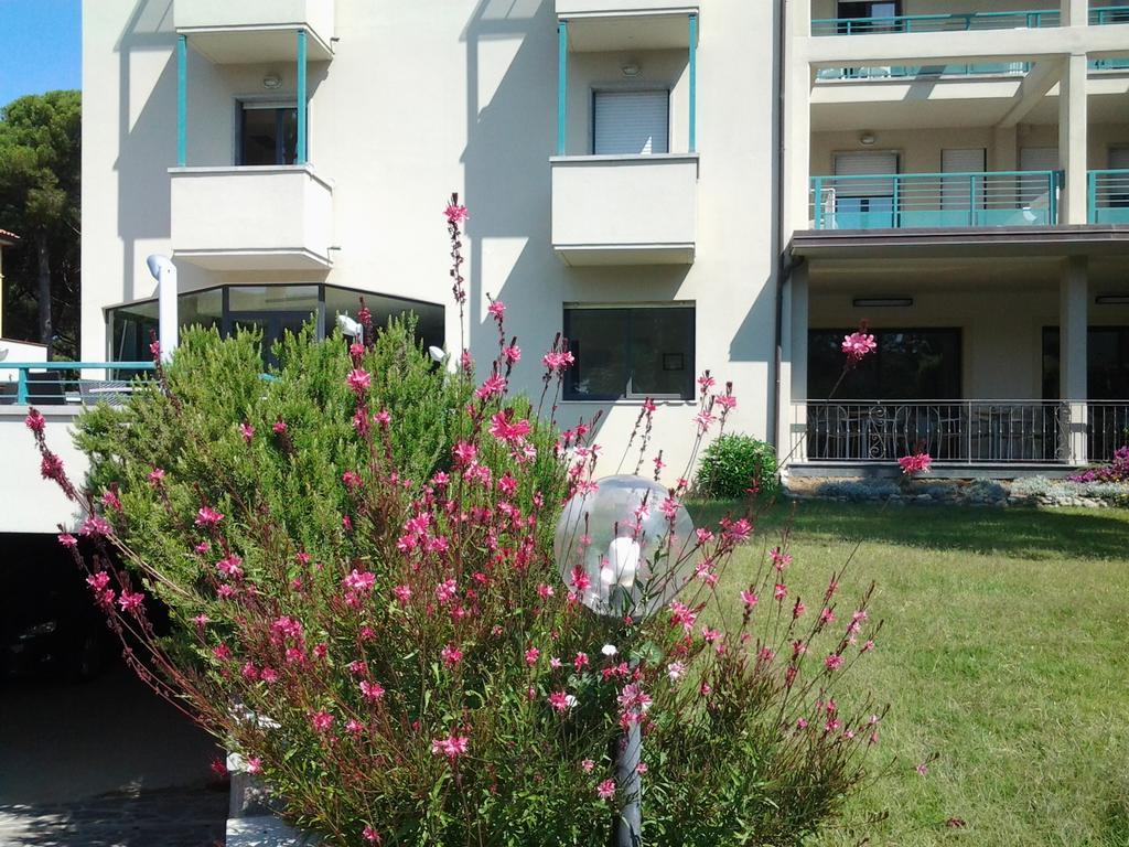Hotel Flora Marina Di Bibbona Esterno foto