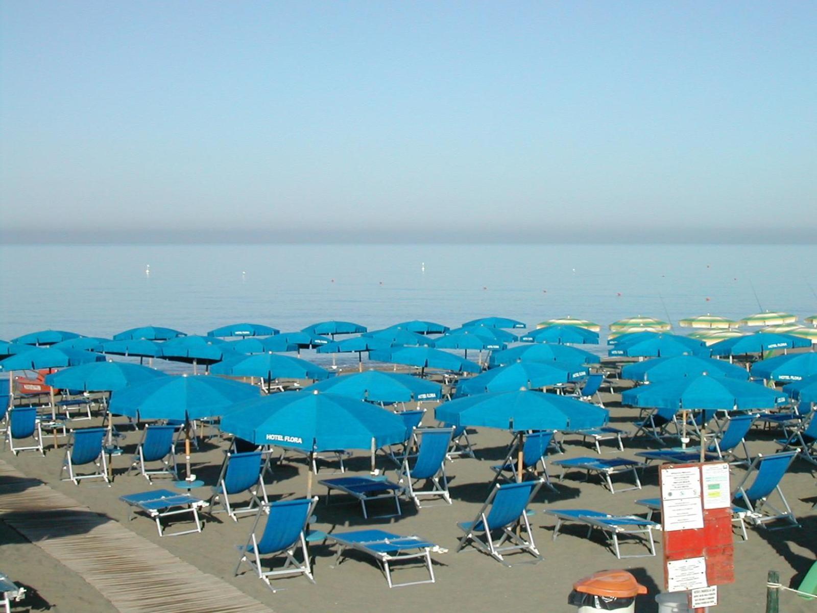Hotel Flora Marina Di Bibbona Esterno foto